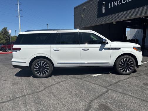 Pristine White 2022 Lincoln Navigator L Black Label