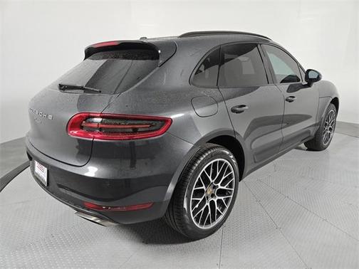 2018 Porsche Macan Base (PDK)