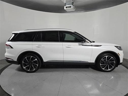 Pristine White 2026 Lincoln Aviator Reserve RWD