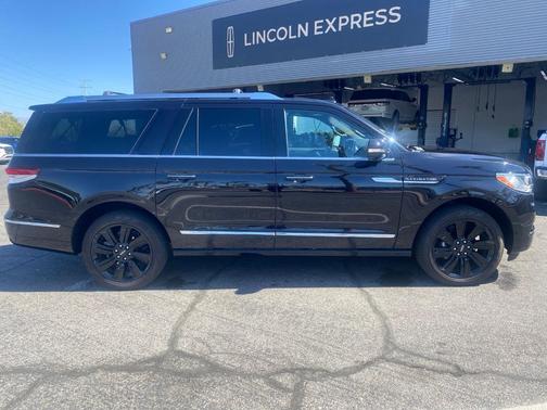 Infinite Black Metallic 2024 Lincoln Navigator L Reserve
