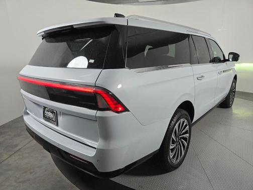 Crystal White 2026 Lincoln Navigator L Black Label