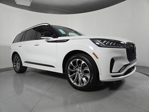 Pristine White 2026 Lincoln Aviator Premiere