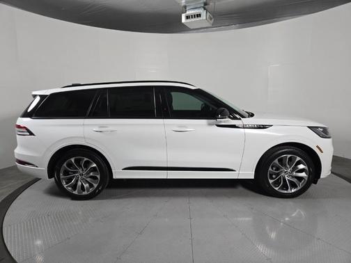 Pristine White 2026 Lincoln Aviator Premiere
