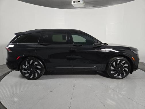 Infinite Black Metallic 2024 Lincoln Nautilus Reserve