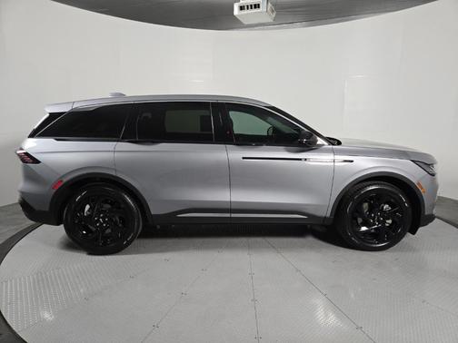 Gray Metallic 2024 Lincoln Nautilus Premiere