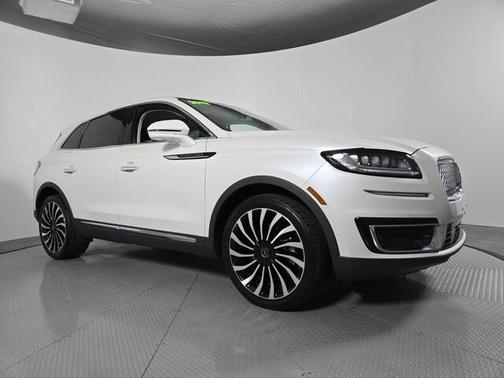 White Platinum Tri-Coat Metallic 2019 Lincoln Nautilus Black Label