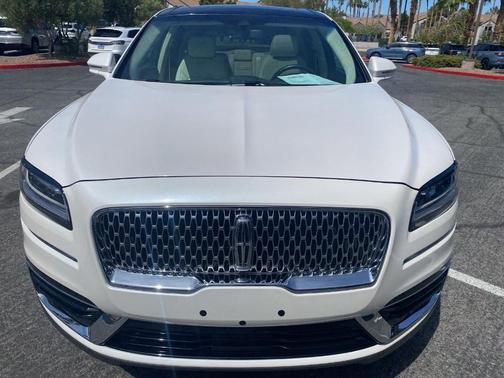 White Platinum Tri-Coat Metallic 2019 Lincoln Nautilus Black Label