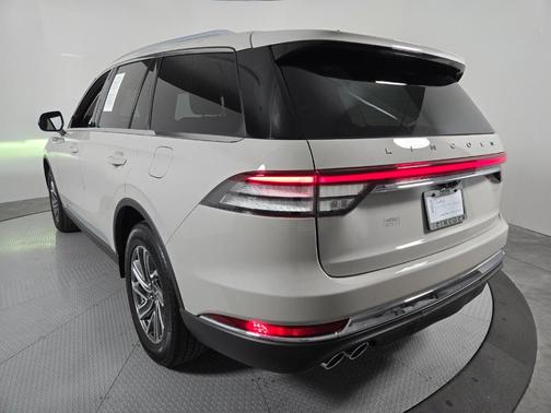 Ceramic Pearl Metallic 2023 Lincoln Aviator Standard AWD