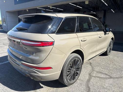 Harbor Gray Metallic 2025 Lincoln Corsair Reserve