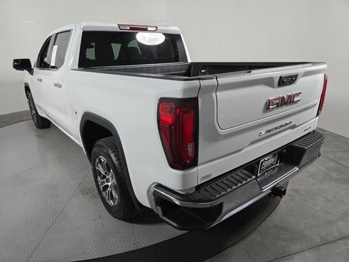 Summit White 2025 GMC Sierra 1500 SLT