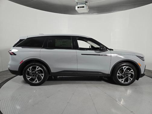 Metallic 2026 Lincoln Nautilus Premiere