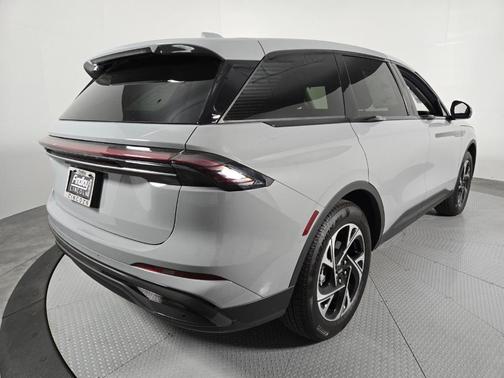 Metallic 2026 Lincoln Nautilus Premiere
