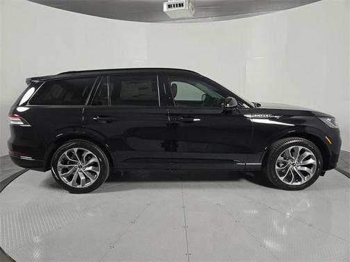 Infinite Black Metallic 2026 Lincoln Aviator Premiere