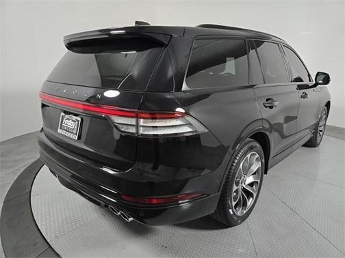 Infinite Black Metallic 2026 Lincoln Aviator Premiere