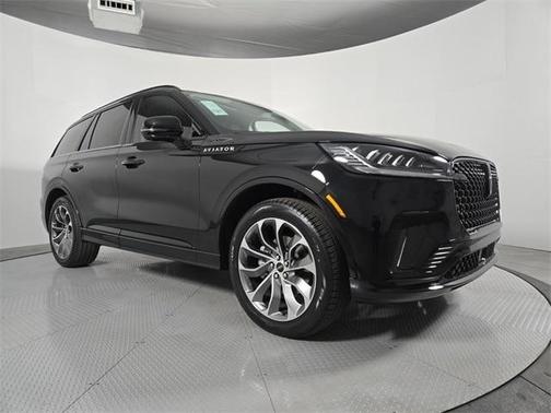 Infinite Black Metallic 2026 Lincoln Aviator Premiere