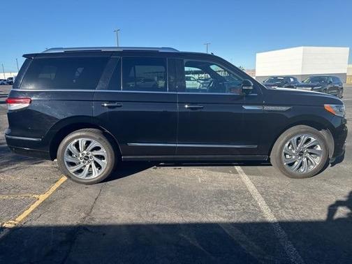 2024 Lincoln Navigator Premiere