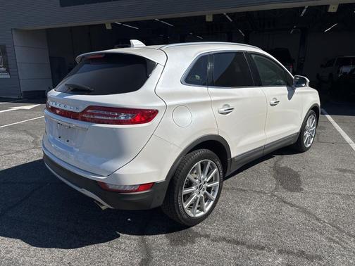 White Platinum Tri-Coat Metallic 2019 Lincoln MKC Reserve