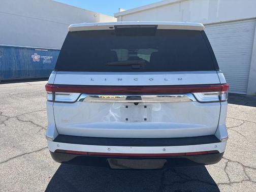 White Metallic 2023 Lincoln Navigator Reserve