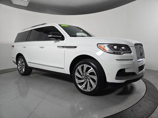 White Metallic 2023 Lincoln Navigator Reserve