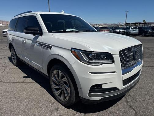 White Metallic 2023 Lincoln Navigator Reserve