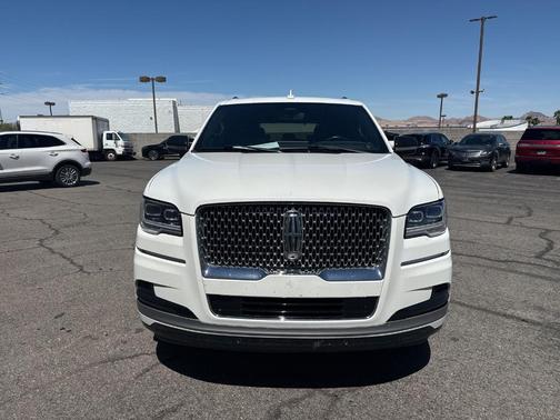 White Metallic 2023 Lincoln Navigator Reserve