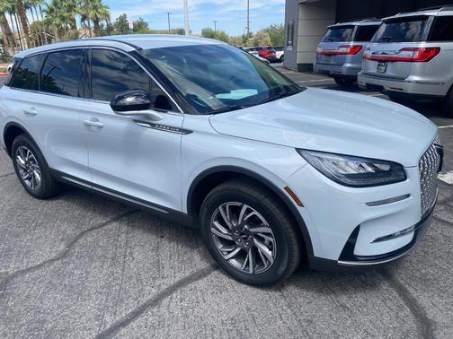 Crystal White Metallic 2025 Lincoln Corsair Premiere