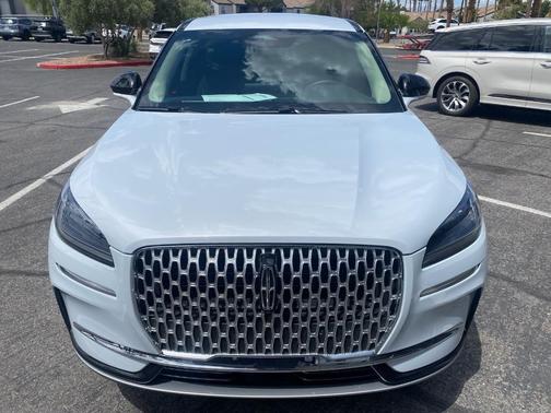 Crystal White Metallic 2025 Lincoln Corsair Premiere
