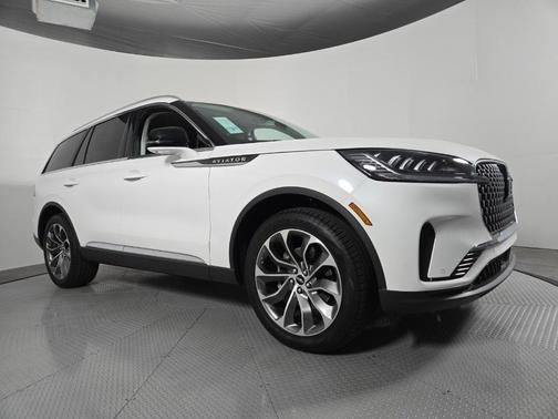 Pristine White 2026 Lincoln Aviator Premiere