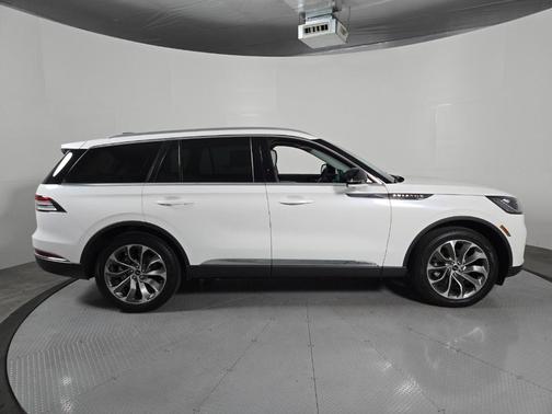 Pristine White 2026 Lincoln Aviator Premiere