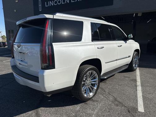 2019 Cadillac Escalade Luxury