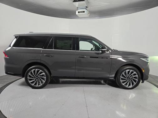 Dark Gray Metallic 2026 Lincoln Navigator Black Label