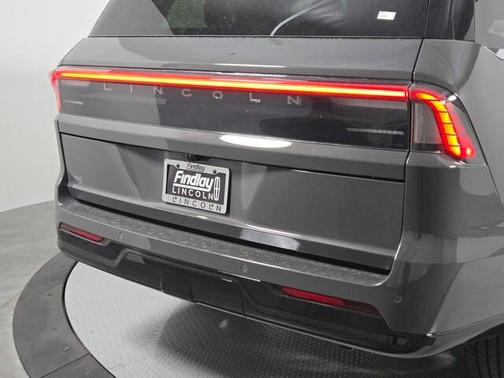Dark Gray Metallic 2026 Lincoln Navigator Black Label