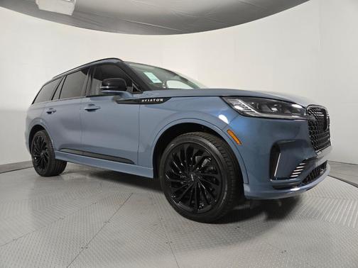 Whisper White 2026 Lincoln Aviator Reserve AWD