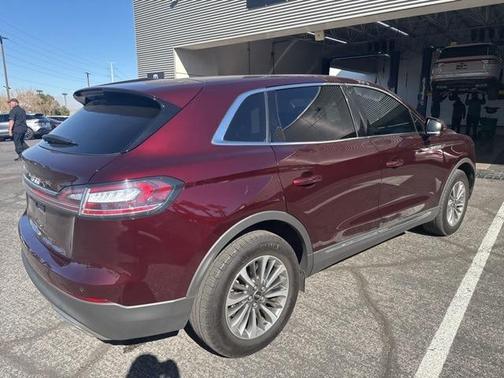 2022 Lincoln Nautilus Standard