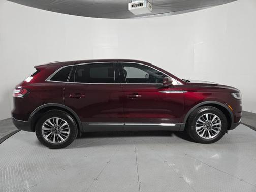 2022 Lincoln Nautilus Standard