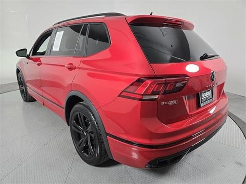 2024 Volkswagen Tiguan 2.0T SE R-Line Black