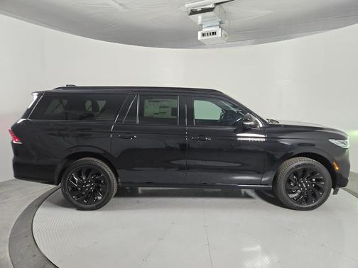 Infinite Black Metallic 2026 Lincoln Navigator L Reserve