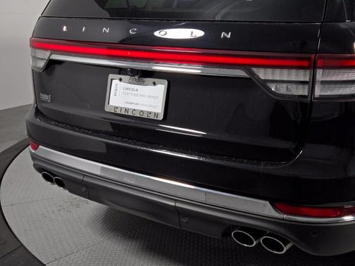 Infinite Black Metallic 2024 Lincoln Aviator Premiere