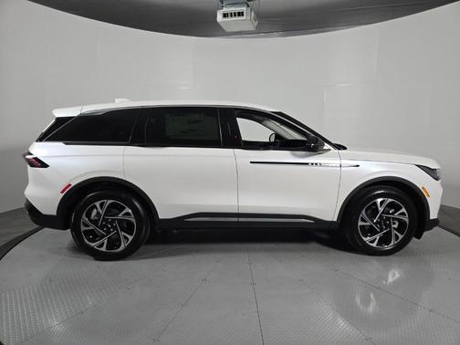 White Platinum Clearcoat Metallic 2026 Lincoln Nautilus Premiere