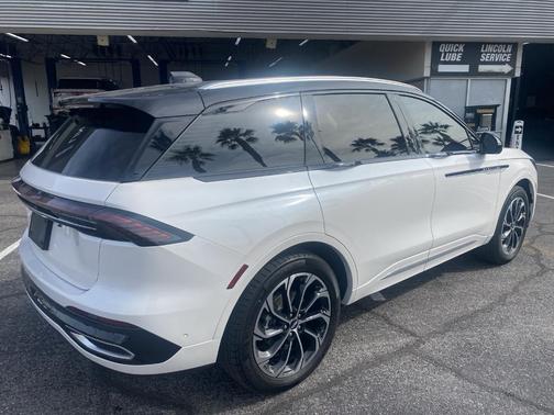 2024 Lincoln Nautilus Reserve