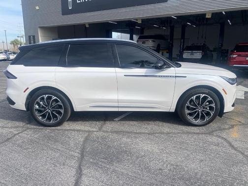 2024 Lincoln Nautilus Reserve