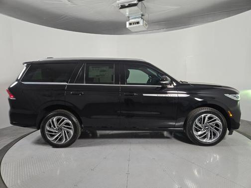 Black 2026 Lincoln Navigator Reserve