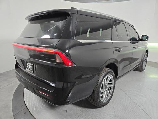 Black 2026 Lincoln Navigator Reserve