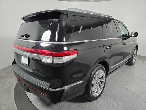 2024 Lincoln Navigator Premiere