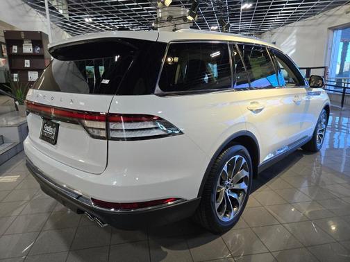 Pristine White 2026 Lincoln Aviator Premiere