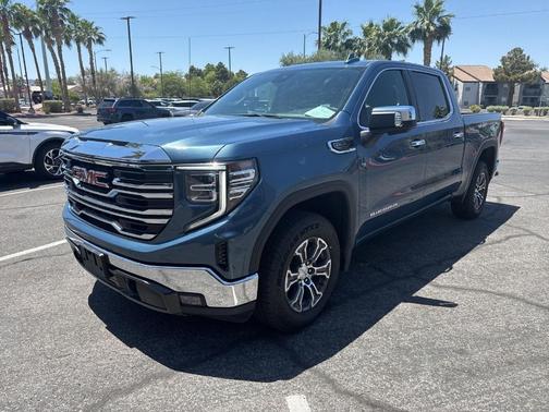 Metallic 2024 GMC Sierra 1500 SLT