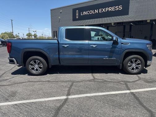Metallic 2024 GMC Sierra 1500 SLT