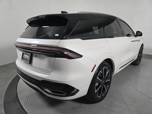 White Platinum Clearcoat Metallic 2026 Lincoln Nautilus Reserve