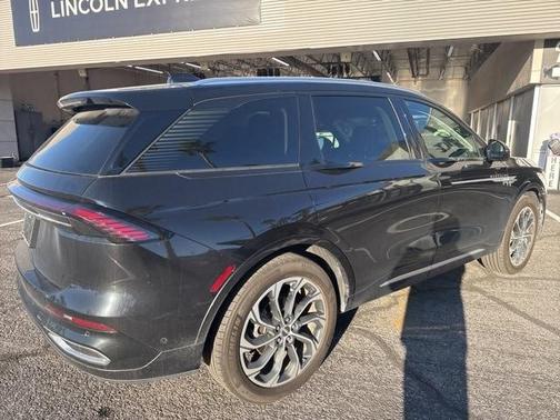 2024 Lincoln Nautilus Reserve