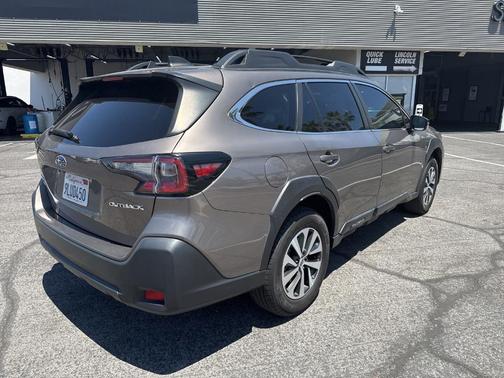 Brilliant Bronze Metallic 2024 Subaru Outback Premium